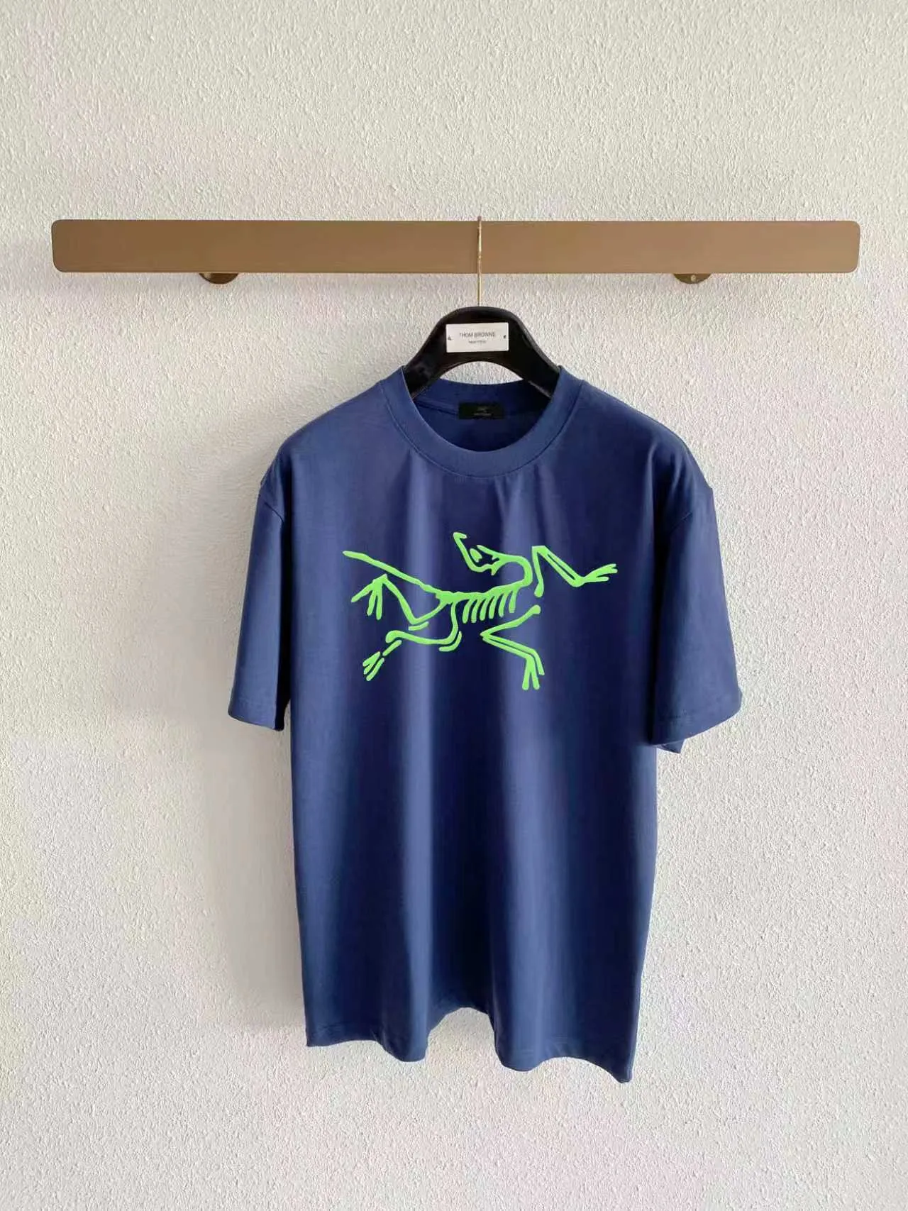 Arc’ter/ logo New Arrival ， ， ， ， T Same Style。 :Black White Blue Gray Size:S（90-130 ） M（125-140 ） L（135-160 ） XL（160-180 ） XXL（180 ）